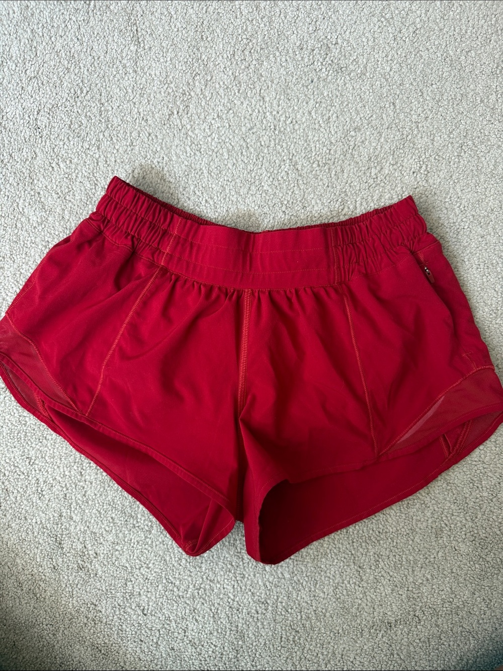 lululemon athletica Women’s Bright Red 2.5” low rise Hotty Hot - Picture 2 of 3